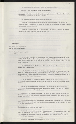 Aménagement de terrains de football chemin de Maure, route du Mans et terrain Z.U.P. Alignement, rue Métée, rue Laperrière, rue du Moulin de Lancrel, avis du conseil après enquête.