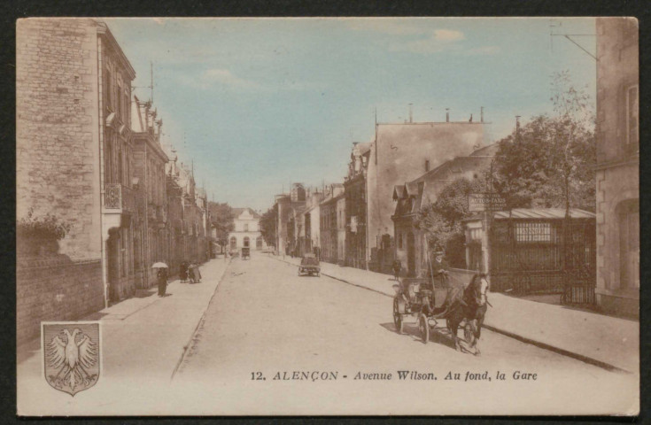 Alençon (Orne), Avenue Wilson, au fond la gare, carte postale ancienne couleur n°12, G. Artaud éditeur Nantes, ed Brissard, papeterie-tabac Alençon, sd, (14x9), AMA.