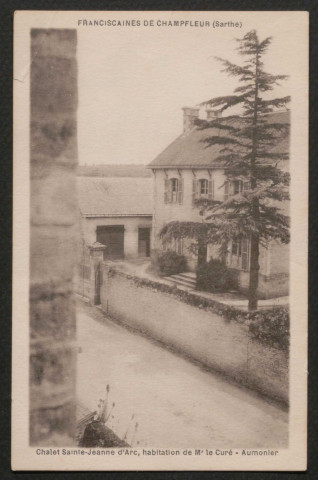 Champfleur (Sarthe), Couvent des Franciscaines de l'Immaculée Conception, chalet Sainte Jeanne d'Arc, habitation du curé aumonier, carte postale ancienne noir et blanc, sd, (14x9), acquisition 2020, AMA.