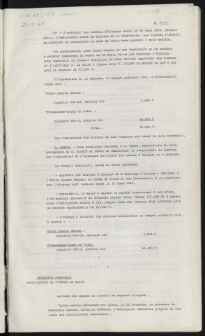 Marché de gré à gré avec l'entreprise JULIEN, abattage d'arbres. Bâtiments communaux, sonorisation de l'Hôtel de Ville, entreprise MOUTREUIL.