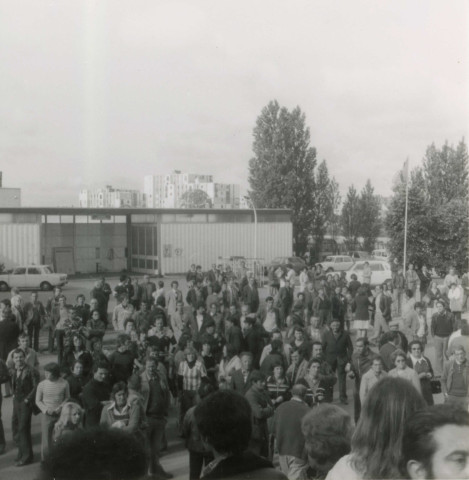Occupation du site par les grévistes : lot de 10 photographies, (Claude Renault).