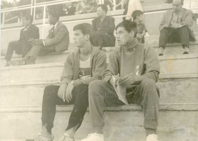 André Brilland (à droite), équipe de France, photographie noir et blanc, phot. Claude Varnier collection particulière Thierry Varnier, 2024, AMA.