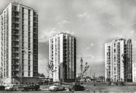 Alençon (Orne), Champ Perrier, carte postale semi-moderne noir et blanc n°32, éditeurs Artaud père et fils, éditions Gaby, (Date d'utilisation : 28 juillet 1967 ), (14,7x10), AMA.