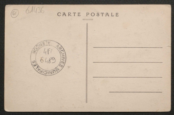 Ciral (Orne), Place de l'église, carte postale ancienne noir et blanc, sd, (14x9), acquisition 2022, AMA.