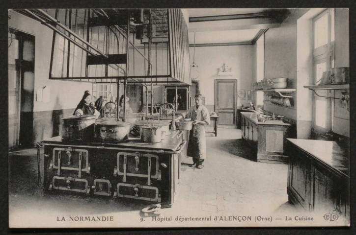 Alençon (Orne), Hôpital départemental d'Alençon, la cuisine, carte postale ancienne noir et blanc n°9, ELD (Ernest Le Deley) éditeur, [date cliché : ], sd, (14x9), AMA.