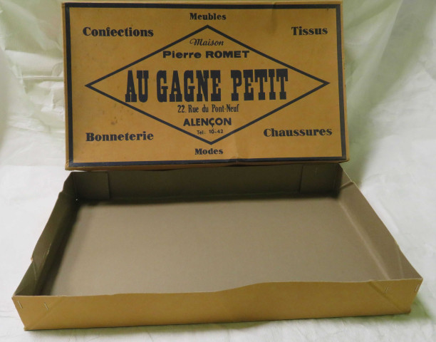 Magasin du Gagne-Petit, communication : cartons publicitaires personnalisés