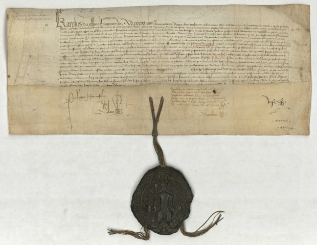 Lettres patentes du roi Charles VII anoblissant Jean du Mesnil (échevin de la ville d'Alençon) et sa descendance (avril 1449), contresignées du secrétaire d'État Etienne Chevalier : parchemin, grand sceau en cire verte sur lacs de soie verte et rouge.