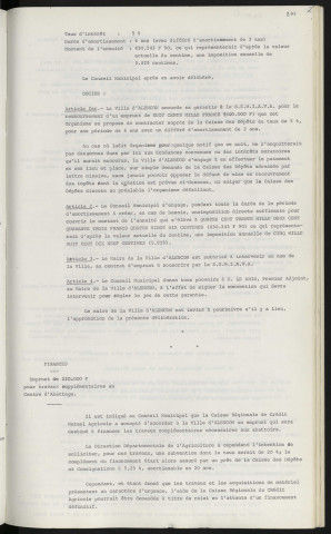 Finances, garantie d'emprunt de 800 000 F auprès de la caisse des dépôts et consignations pour l'opération rénovation centre-ville quartier Saint Léonard. Finances, emprunt de 220 000 F pour travaux supplémentaires au centre d'abattage.