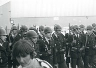 Remplacement des CRS par les gendarmes mobiles : lot de 7 photographies.