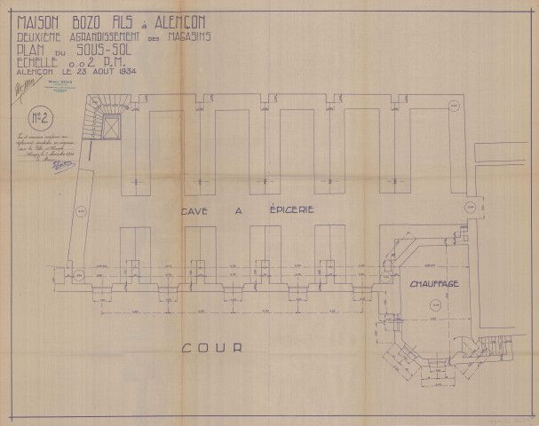permis de construire n°28, Agrandissement des magasins Place Cours Alençon, (date de décision : 1934), (auteur du projet, architecte : MEZEN Albert).