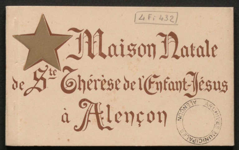 Alencon (Orne), maison natale de Ste Thérèse de l'enfant-Jésus à Alençon, la petite Thérèse à 4 ans et sa mère n° 1, la chapelle et la maison natale de Ste Thérèse de l'enfant-Jésus n°2, intérieur de la chapelle communiquant sur la droite, avec la chambre natale Sainte Thérèse de l'enfant-Jésus n°3, l'autel de la chapelle de Sainte Thérèse de l'enfant-Jésus n°4, dans la chapelle de Sainte-Thérèse de l'enfant-Jésus, le haut-relief du tombeau de l'autel n°5, près du berceau de Ste-Thérèse de l'enfant-Jésus, l'avenir entrevu par son ange gardien, fresque de la chapelle de Ste Thérèse de l'enfant-Jésus n°6, le baptême de Ste Thérèse de l'enfant-Jésus n°7, la petite Thérèse priant sur les genoux de sa mère n°8, la petite Thérèse s'échappe pour aller à l'église, sous une pluie torrentielle n°9, la petite Thérèse compte ses sacrifices avec sa soeur Céline n°10, la petite Thérèse assiste à l'extrême-onction de sa mère n°11, chambre natale de Sainte-Thérèse de l'enfant-Jésus, près du lit à droite, la chaise d'enfant de la Sainte n°12, chambre natale de Ste-Thérèse de l'enfant-Jésus, côté de la cheminée avec la vitrine contenant les premiers souvenirs de la Sainte n°13, dans la chambre natale de Sainte-Thérèse de l'enfant-Jésus, quelques-uns des premiers vêtements de la Sainte n°14, crypte de la chapelle de Ste Thérèse de l'enfant-Jésus n°15, jardin de la maison natale de Ste Thérèse de l'enfant-Jésus n°16, statue de Ste Thérèse de l'enfant-Jésus dans le jardin de sa maison natale (on voit, enclavées dans le socle, les trois marches qui donnaient autrefois accès au jardin n°17, la maison natale de Sainte Thérèse de l'enfant-Jésus parée pour les fêtes de la cononisation n°18, carnet de 18 cartes postales anciennes noir et blanc, (14cm x 9cm), AMA.