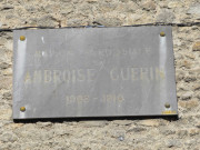 Plaque de la Maison paroissiale Ambroise Guerin (1908-1910) (Mallet) : photographie couleur, Marion Toulouze, AMA.