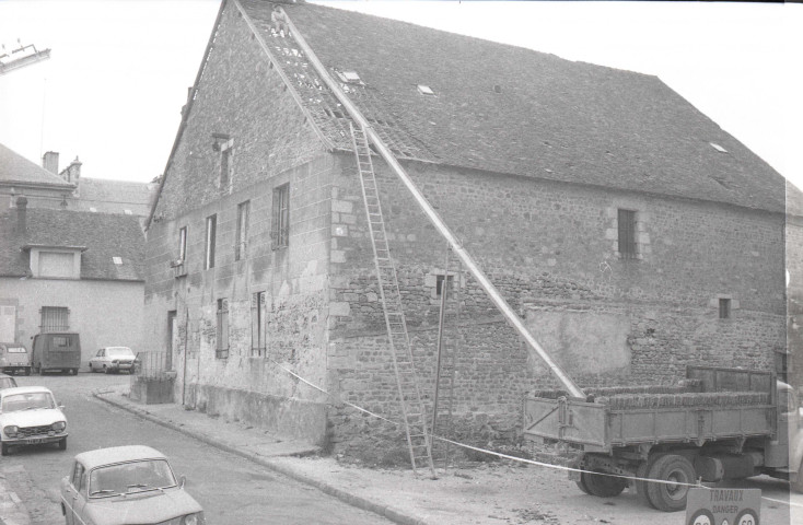 Démolition du grenier à sel, place du Plénître : films négatifs monochrome.