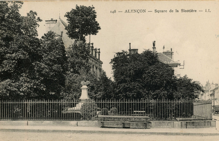 Alençon (Orne), Le Square de la Sicotière, carte postale ancienne noir et blanc n°148, édition Léon et Lévy (Paris), marque LL., Lévy et Neurdin réunis, Paris, (14x9), sd, AMA.