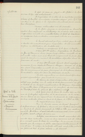 Acquisition des immeubles Luton et Morel situés n°4 rue aux Sieurs et n°54 Grande Rue, avis après enquête de commodo et incommodo . Hôtel de ville, Ecussons de la façade, restauration, rapport