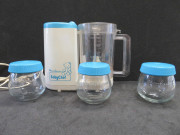Mixeur moulinex babychef avec 3 petits pots, Alençon Moulinex, (verre, métal, plastique) (23x16x17), 7pièces, don de l'association Moulinex Jean Mantelet.