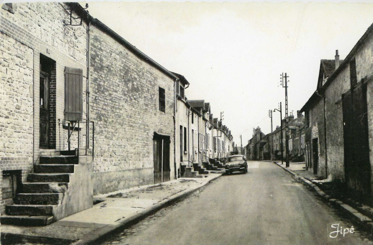 Alençon (Orne), faubourg de Courteille, maisons de tisserands, carte postale semi-moderne noir et blanc, éditions Jipé Maison Georget, (sd), (14.5cm x 10.2cm), (sd), collection particulière Bacala, 2022, AMA.