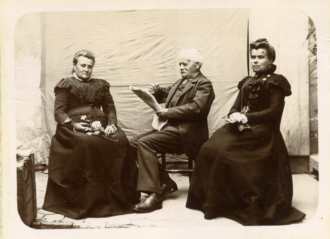 Alençon, la famille Bouillon (1894), photographie noir et blanc.