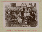 Les familles Esnault, Monnier, Jouin et Marchand,dans le jardin de M. Esnault, rue Saint-Blaise, photographie noir et blanc, photographie noir et blanc, DR, [1867-1905], AMA.