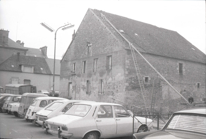Démolition du grenier à sel, place du Plénître : films négatifs monochrome.