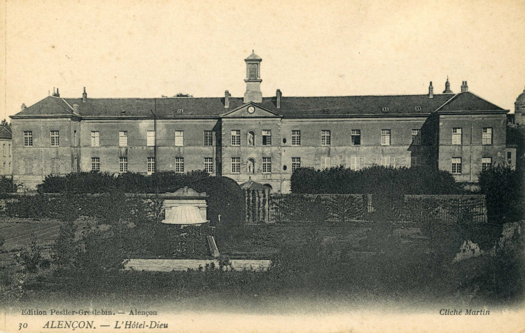 Alençon (Orne), Hôtel-Dieu, carte postale ancienne noir et blanc n°30, cliche Martin, Peslier-Greslebin édition (Date d'utilisation : 17 mai 1917), (14x9), AMA.
