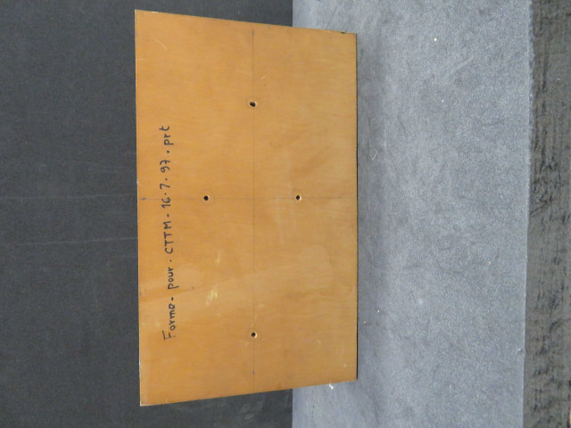 Fer à repasser, forme prototype pour le CTTM (16 juillet 1997),(bois),Alençon Moulinex, don de l'association Moulinex Jean Mantelet.