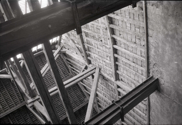Démolition du grenier à sel, place du Plénître : films négatifs monochrome.