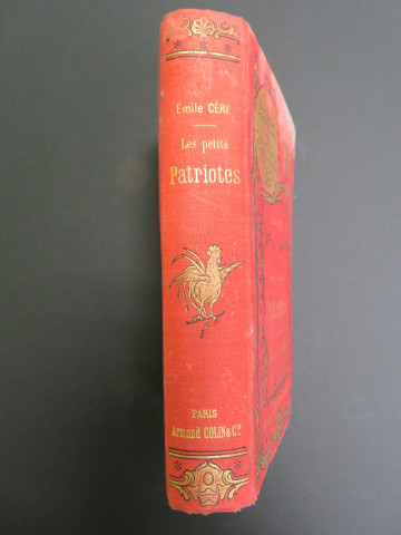 Emile Cère, Les petits patriotes, lycée d'Alençon, bibliothèque du petit Français, Armand Colin et Cie éditeurs, imp Paul Brodard, (1917), 323p.