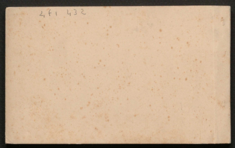 Alencon (Orne), maison natale de Ste Thérèse de l'enfant-Jésus à Alençon, la petite Thérèse à 4 ans et sa mère n° 1, la chapelle et la maison natale de Ste Thérèse de l'enfant-Jésus n°2, intérieur de la chapelle communiquant sur la droite, avec la chambre natale Sainte Thérèse de l'enfant-Jésus n°3, l'autel de la chapelle de Sainte Thérèse de l'enfant-Jésus n°4, dans la chapelle de Sainte-Thérèse de l'enfant-Jésus, le haut-relief du tombeau de l'autel n°5, près du berceau de Ste-Thérèse de l'enfant-Jésus, l'avenir entrevu par son ange gardien, fresque de la chapelle de Ste Thérèse de l'enfant-Jésus n°6, le baptême de Ste Thérèse de l'enfant-Jésus n°7, la petite Thérèse priant sur les genoux de sa mère n°8, la petite Thérèse s'échappe pour aller à l'église, sous une pluie torrentielle n°9, la petite Thérèse compte ses sacrifices avec sa soeur Céline n°10, la petite Thérèse assiste à l'extrême-onction de sa mère n°11, chambre natale de Sainte-Thérèse de l'enfant-Jésus, près du lit à droite, la chaise d'enfant de la Sainte n°12, chambre natale de Ste-Thérèse de l'enfant-Jésus, côté de la cheminée avec la vitrine contenant les premiers souvenirs de la Sainte n°13, dans la chambre natale de Sainte-Thérèse de l'enfant-Jésus, quelques-uns des premiers vêtements de la Sainte n°14, crypte de la chapelle de Ste Thérèse de l'enfant-Jésus n°15, jardin de la maison natale de Ste Thérèse de l'enfant-Jésus n°16, statue de Ste Thérèse de l'enfant-Jésus dans le jardin de sa maison natale (on voit, enclavées dans le socle, les trois marches qui donnaient autrefois accès au jardin n°17, la maison natale de Sainte Thérèse de l'enfant-Jésus parée pour les fêtes de la cononisation n°18, carnet de 18 cartes postales anciennes noir et blanc, (14cm x 9cm), AMA.