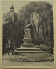 Buste de Léon de La Sicotière dans le square d'Alençon par Silas Broux, fusain sur papier, 1911, achat 1980, Musée des Beaux-arts et de la Dentelle, Alençon (inv.2017.0.133), Musée