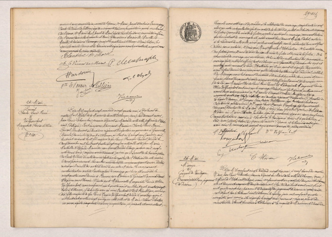 Acte de mariage de PASSERAT DE LA CHAPELLE Pierre et DE MOREL Marie Josèphe Alberte Blandine (20 mai 1905), acte de mariage de LOUVEL Charles Louis René et VALFRAMBERT Marguerite Louise Alice (24 mai 1905), transcription du jugement de divorce de MARYE Alexandre Edgar propriétaire et de GUYON DE VAULOGER Madeleine Marie Louise (26 mai 1905).