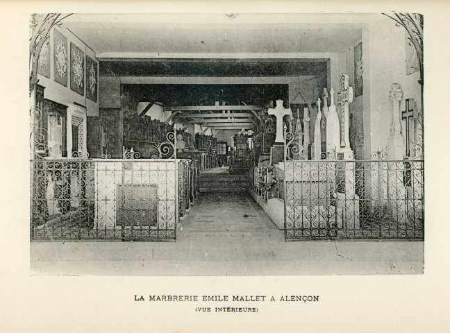 La Marbrerie Émile Mallet, 53 rue Saint-Blaise, vue intérieure, phototypie noir et blanc (Henri Desforges) [1902].