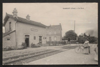 Damigny (Orne), La mairie, carte postale ancienne noir et blanc, Parisel-Rivière, édit, épicerie-tabacs. Damigny, phototypie A. Breger frère, Paris, (date d'utilisation : 07 septembre 1907), (14x9), acquisition 2021, AMA.