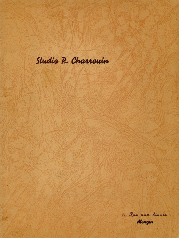 Mariage Agnès Bengerie et M. Maquère (25 novembre 1943), photographie noir et blanc, studio P. Charrouin Alençon ( cm x cm), acquisition 2025, AMA;