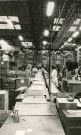 Convoyeur emballage valises 3 cadeaux : photographie noir et blanc, L. Gandon (18cm x 12cm).