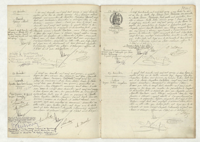 Reconnaissance de DUVAL Georges Albert (29 décembre 1915), acte de naissance de COOPMAN Yvette Louise (28 décembre 1915), acte de naissance de DESCHAMPS LESAGE Louisette Marie Clémentine (30 décembre 1915), table (A-AMI)