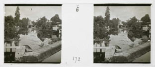 Alençon (Orne), Vue prise du pont de Sarthe (1910), plaque de verre avec l'image en négatif noir et blanc (au gélatino-bromure d'argent), [1910], (13 cm x 6 cm), acquisition 2015, collection particulière Cabaret, AMA.