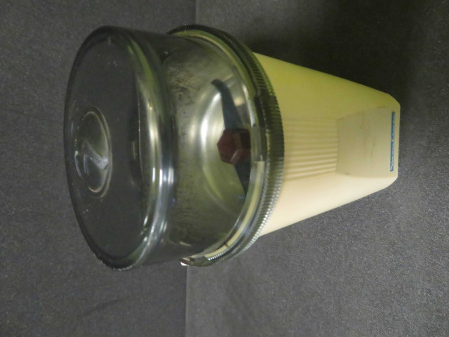 Moulin à café électrique, Alençon Moulinex, type MC1F, beige et gris, (plastique, acier),don de l'association Moulinex, Jean Mantelet.