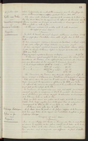 Chauffage des établissements Communaux, cahier des charges pour l'adjudication du combustible . Halle aux Toiles, restauration et aménagements, honoraires de l'architecte : Rapport. Eclairage électrique, pylônes en fer : Rapport