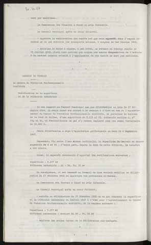 Transports urbains, avenant à la convention en date du 19 Juillet 1965. Cession de terrain au centre de formation professionnelle accélérée, modification de la superficie et de la référence cadastrale.