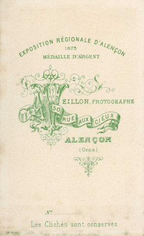 Militaire du 17e régiment d'infanterie, studio, photographie noir et blanc, tirage albuminé, Alphonse Veillon, [1873-1878], acquisition 2022 .