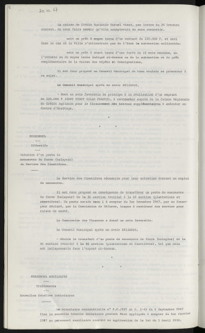 Finances, emprunt de 220 000 F pour travaux supplémentaires au centre d'abattage. Personnel, effectifs, mutation d'un poste de manœuvre de force, balayeur au service des cimetières. Personnel auxiliaire, traitements, nouvelles échelles indiciaires.