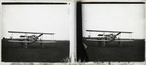 Alençon (Orne), fête d'aviation (juillet 1912), Lucien Demazel et son biplan sur le champ de manœuvres, DR, AMA.