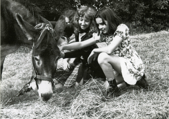 Promenade en campagne (juillet 1975), Martine Adéjès,