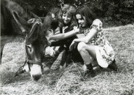 Promenade en campagne (juillet 1975), Martine Adéjès,