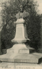 Alençon (Orne), Statue de Monsieur Léon de la Sicotière, carte postale ancienne noir et blanc n°26, édition Léon et Lévy (Paris), marque LL., édition M. R. [date cliché : environ 1910] (date d'utilisation : 19 janvier 1919), (14x9), AMA