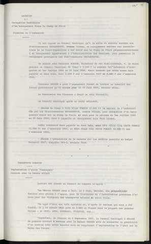 Location, occupation provisoire d'un baraquement place du Champ de Foire, fixation de l'indemnité, établissement DECHARENTON avenue Wilson. Transports urbains, implantation d'abris "passagers", contrat avec la maison Decaux.