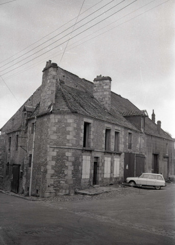 Démolition du grenier à sel, place du Plénître : films négatifs monochrome.