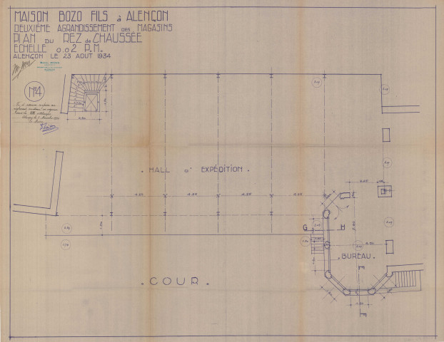 permis de construire n°28, Agrandissement des magasins Place Cours Alençon, (date de décision : 1934), (auteur du projet, architecte : MEZEN Albert).
