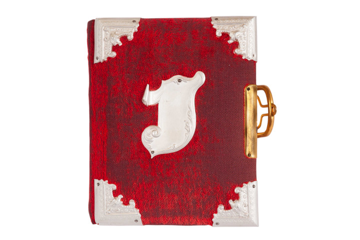 Ancien album de la famille Féron (fin XIXe siècle) (collection particulière Maryvonne Thoréton, 2018, AMA) : lot de 5 photographies (Olivier Héron).